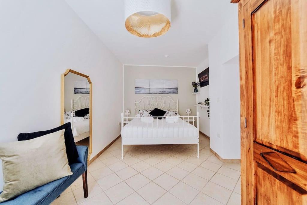 Torre Dalu' - A Due Passi Dalla Spiaggia Di Porta Vecchia, Con Terrazzo Privato E Netflix Monopoli Exterior photo